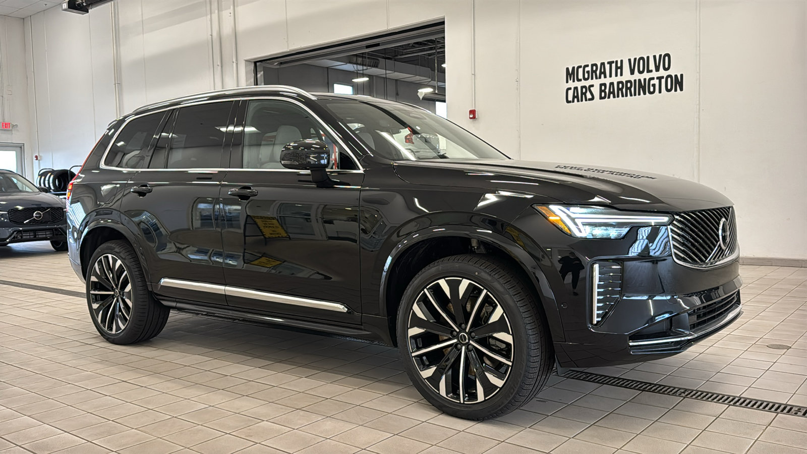 New 2026 Volvo XC90 T8 Plus w/ Protection Package Premier AWD/4WD image 3