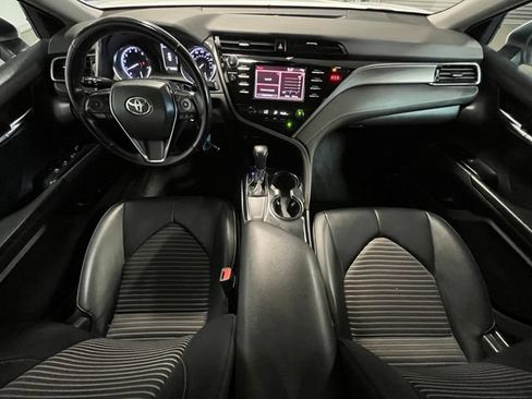 Used 2019 Toyota Camry SE FWD image 17