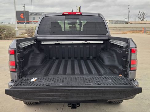Used 2024 Nissan Frontier SV w/ SV Convenience Package image 27