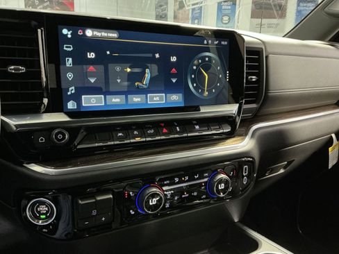 New 2026 Chevrolet Silverado 1500 RST w/ Redline Edition AWD/4WD image 22