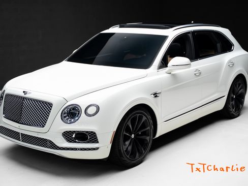 Used 2018 Bentley Bentayga AWD/4WD image 1