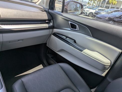 Certified 2022 Kia Carnival LX FWD image 14