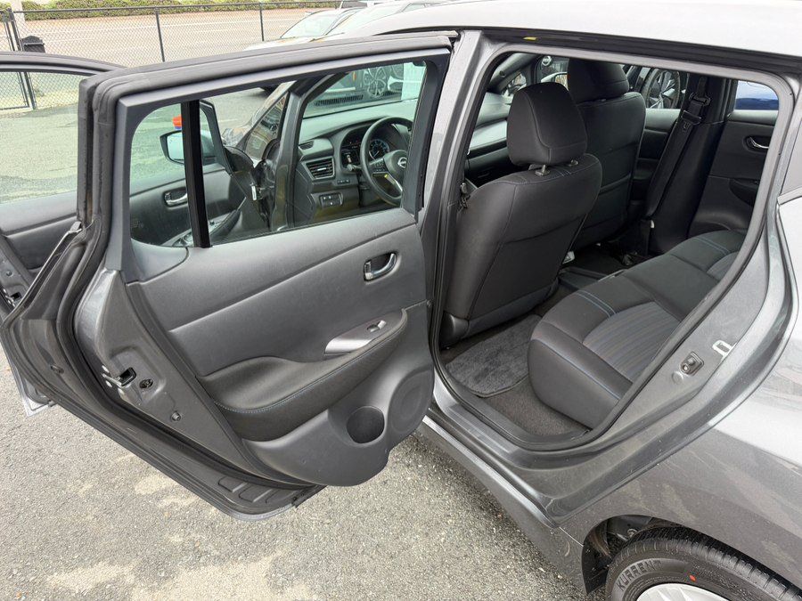Used 2025 Nissan Leaf S FWD image 39