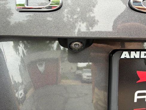 Used 2019 Dodge Grand Caravan SE FWD image 13