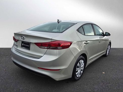 Used 2017 Hyundai Elantra SE image 3