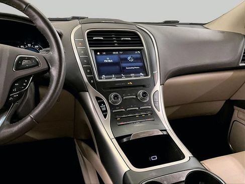 Used 2018 Lincoln MKX Premiere FWD image 6