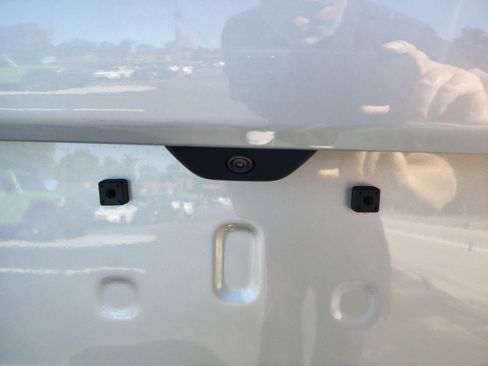 New 2025 Jeep Grand Cherokee Altitude image 9