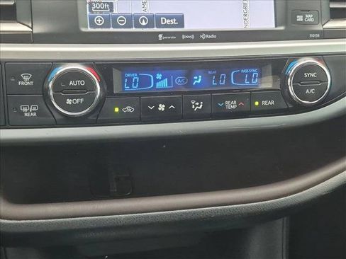Used 2016 Toyota Highlander XLE FWD image 15