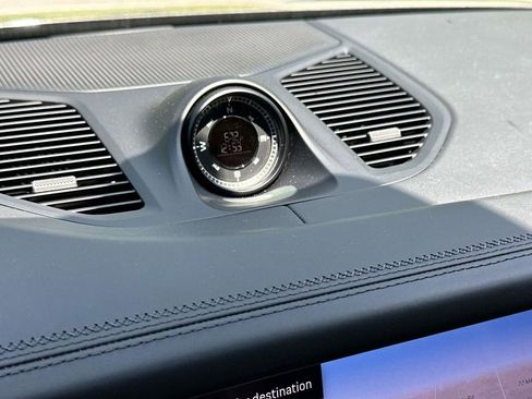 Certified 2025 Porsche Cayenne Coupe AWD/4WD image 24