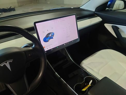 Used 2018 Tesla Model 3 Performance image 18