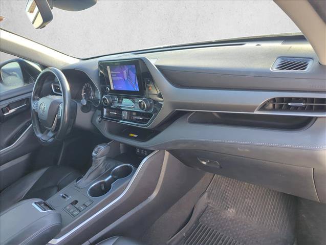 Used 2023 Toyota Highlander XLE FWD image 24