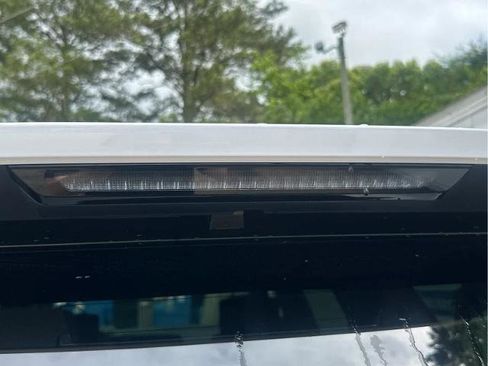 New 2025 Chevrolet Suburban Premier image 23