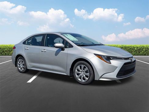 New 2026 Toyota Corolla LE FWD image 2