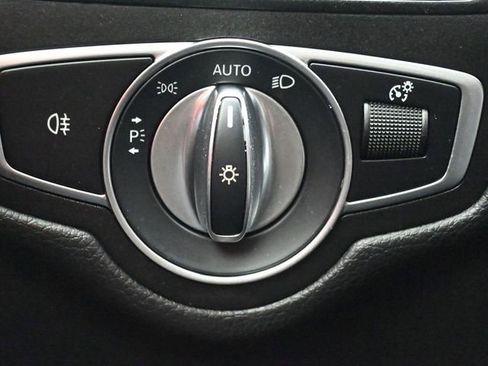 Used 2022 Mercedes-Benz GLC 300 4MATIC image 29
