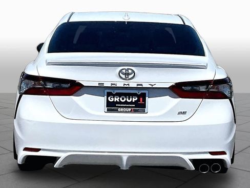 Used 2022 Toyota Camry SE FWD image 4