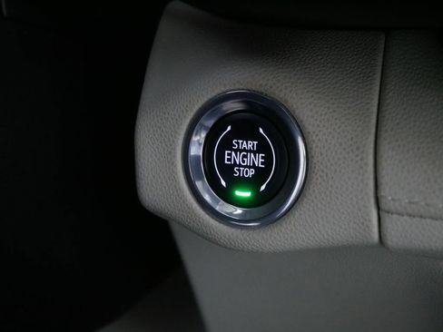 Used 2022 Buick Envision Avenir w/ Technology Package II image 25