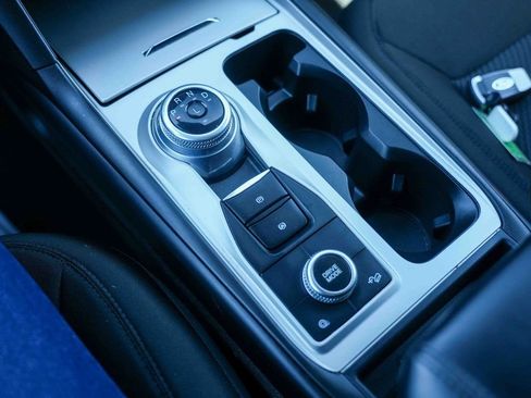 Certified 2023 Ford Explorer XLT AWD/4WD image 37