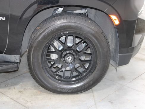 Used 2022 Chevrolet Suburban Premier RWD image 14