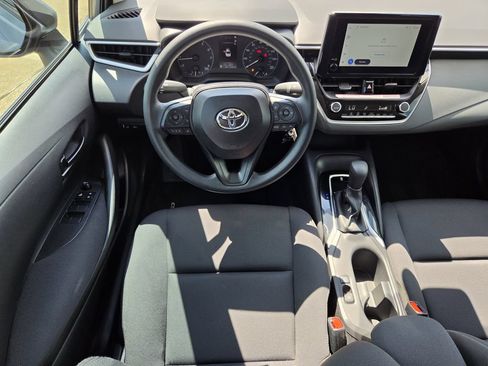 Used 2025 Toyota Corolla LE FWD image 14
