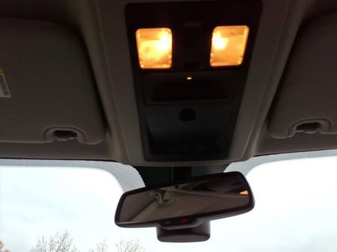 Used 2018 RAM 2500 SLT w/ Luxury Group image 11