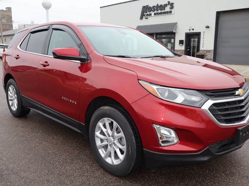 Used 2020 Chevrolet Equinox LT image 2