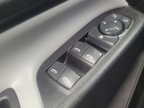Used 2019 Chevrolet Equinox LS FWD image 27