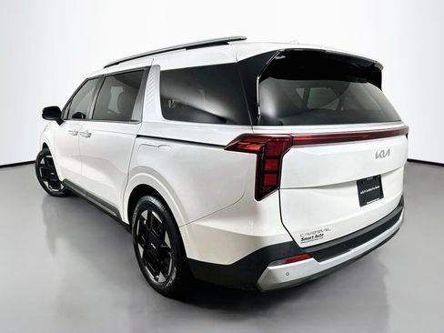 Used 2025 Kia Carnival EX FWD image 5