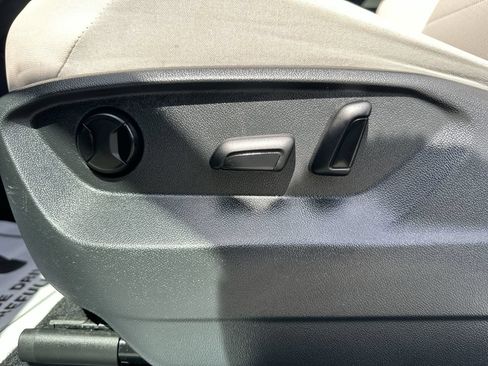 Used 2021 Volkswagen Tiguan SE w/ Panoramic Sunroof Package FWD image 13