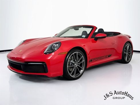 Used 2022 Porsche 911 Carrera RWD image 3