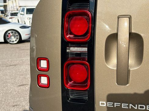 Used 2022 Land Rover Defender 110 XS Edition image 10