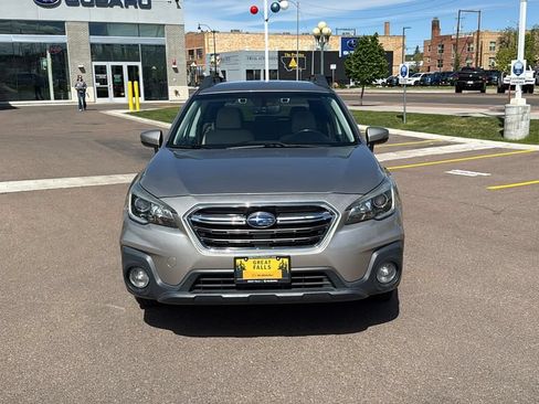 Used 2018 Subaru Outback 2.5i Premium AWD/4WD image 2