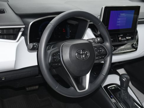 Certified 2024 Toyota Corolla XSE image 8