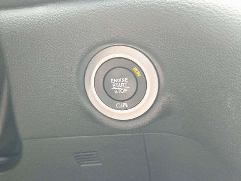 Used 2026 Chrysler Pacifica Select FWD image 34