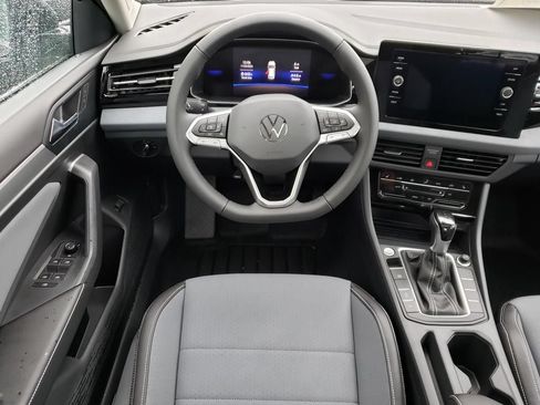 New 2026 Volkswagen Jetta SE FWD image 10