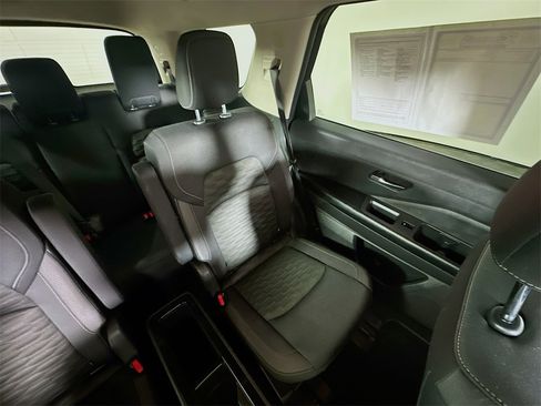 Used 2022 Nissan Pathfinder SV w/ SV Premium Package image 14