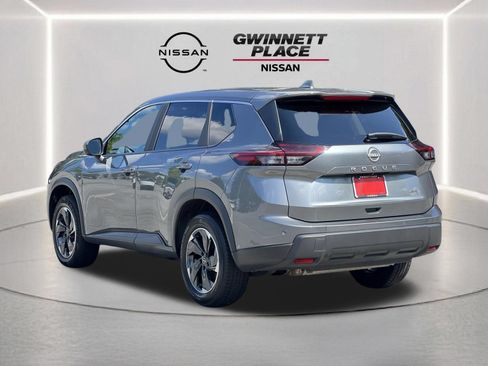 Used 2025 Nissan Rogue SV AWD/4WD image 22