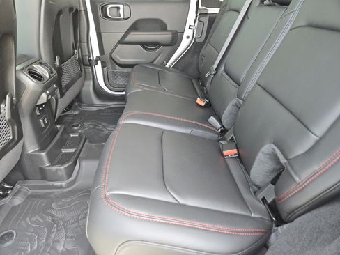 New 2026 Jeep Wrangler Unlimited Rubicon image 21