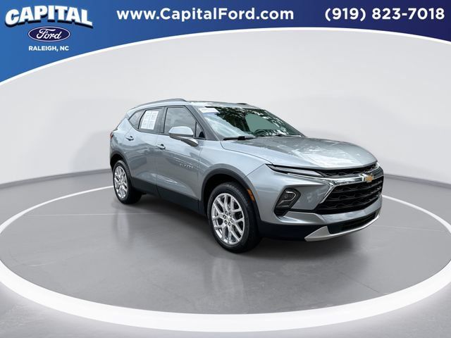 Used 2024 Chevrolet Blazer LT w/ Convenience Package FWD image 2