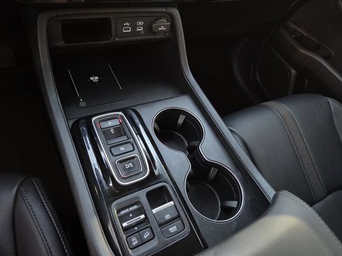 Used 2025 Honda Pilot EX-L image 13