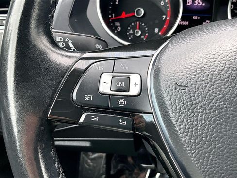 Used 2019 Volkswagen Tiguan SE AWD/4WD image 16