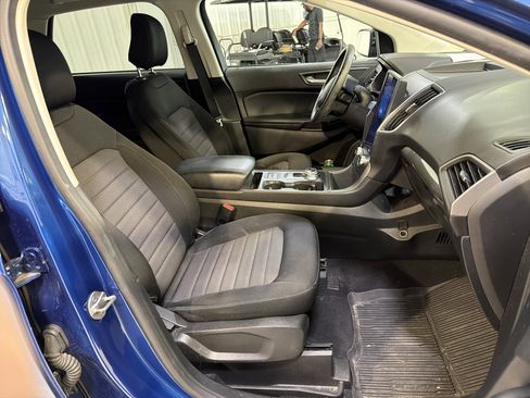Used 2022 Ford Edge SE w/ Black Appearance Package image 12