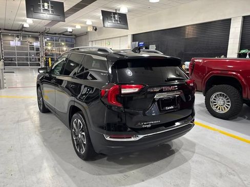 Used 2022 GMC Terrain SLT w/ Infotainment Package II FWD image 6
