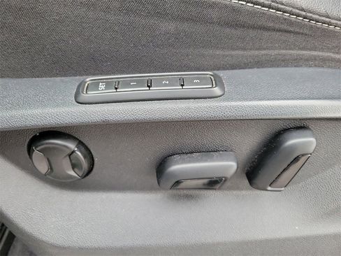 Used 2023 Volkswagen Atlas SEL R-Line image 17