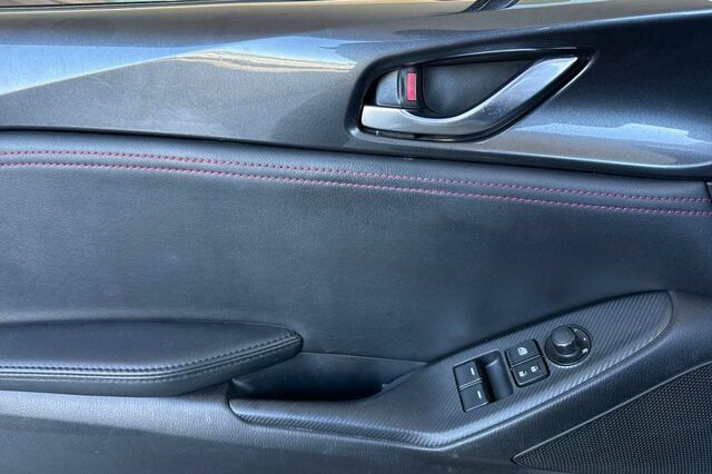 Used 2016 MAZDA MX-5 Miata Club RWD image 12