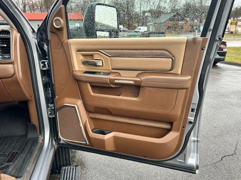 Used 2023 RAM 3500 Limited image 21