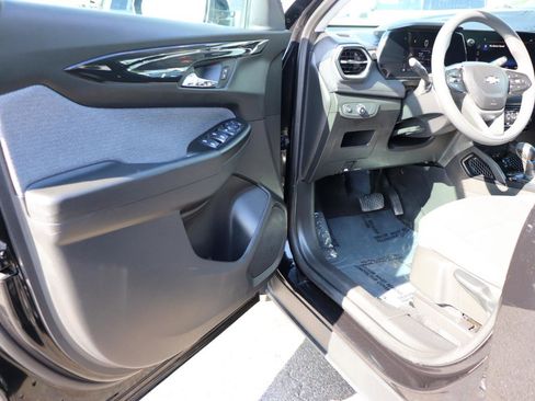 Used 2025 Chevrolet TrailBlazer LT image 10