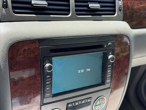 Used 2011 Chevrolet Avalanche LTZ AWD/4WD image 13