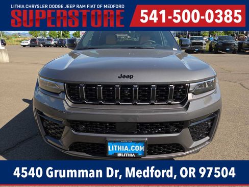 New 2026 Jeep Grand Cherokee Summit AWD/4WD image 14
