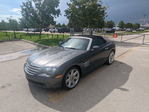 Used 2005 Chrysler Crossfire Limited image 2