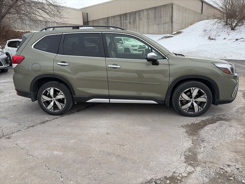 Used 2019 Subaru Forester Touring image 4